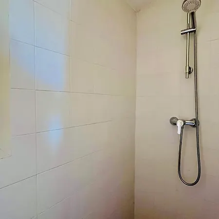 Location 3 Vue * ボニファシオ